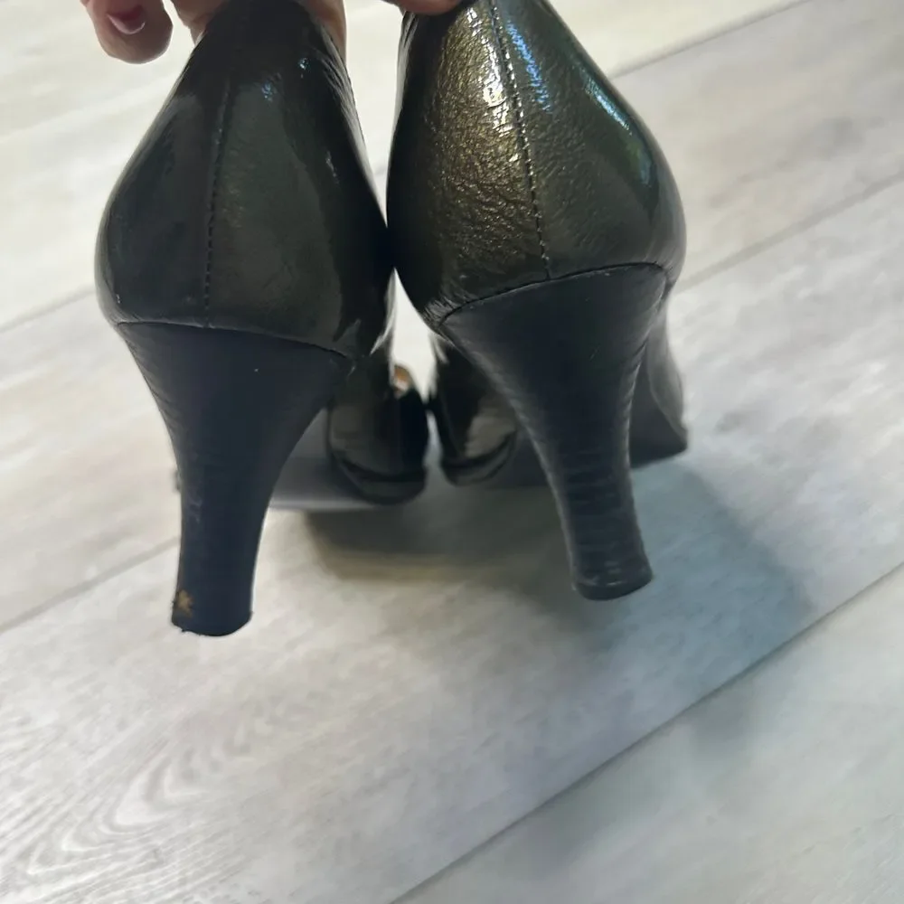 Soft Gabriela dark green learner pump‎ round toe medium heel size 9.5